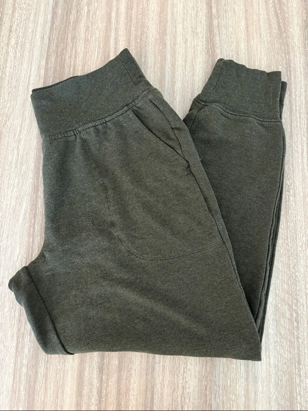 Athleta Coaster Luxe High Rise Jogger Pants Women’s Size Medium Dark Green